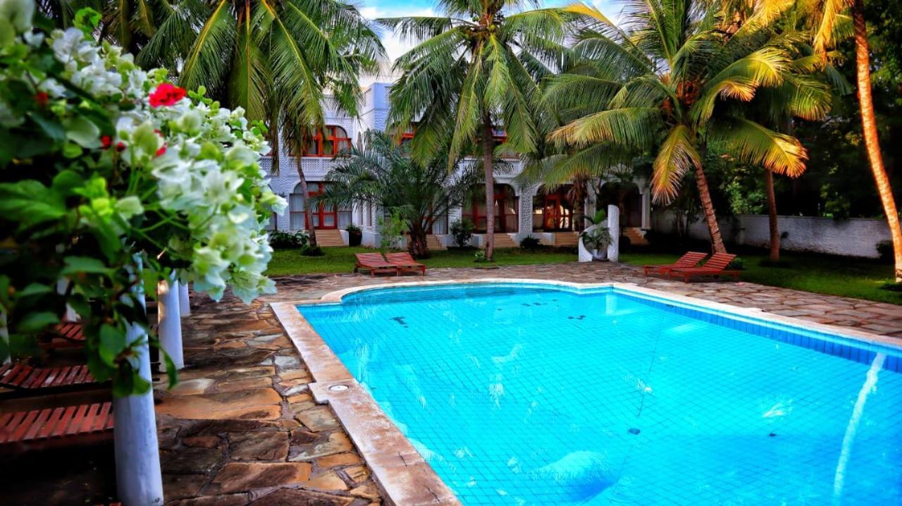 Mbili Kuwili Studio Suites Diani Beach Esterno foto