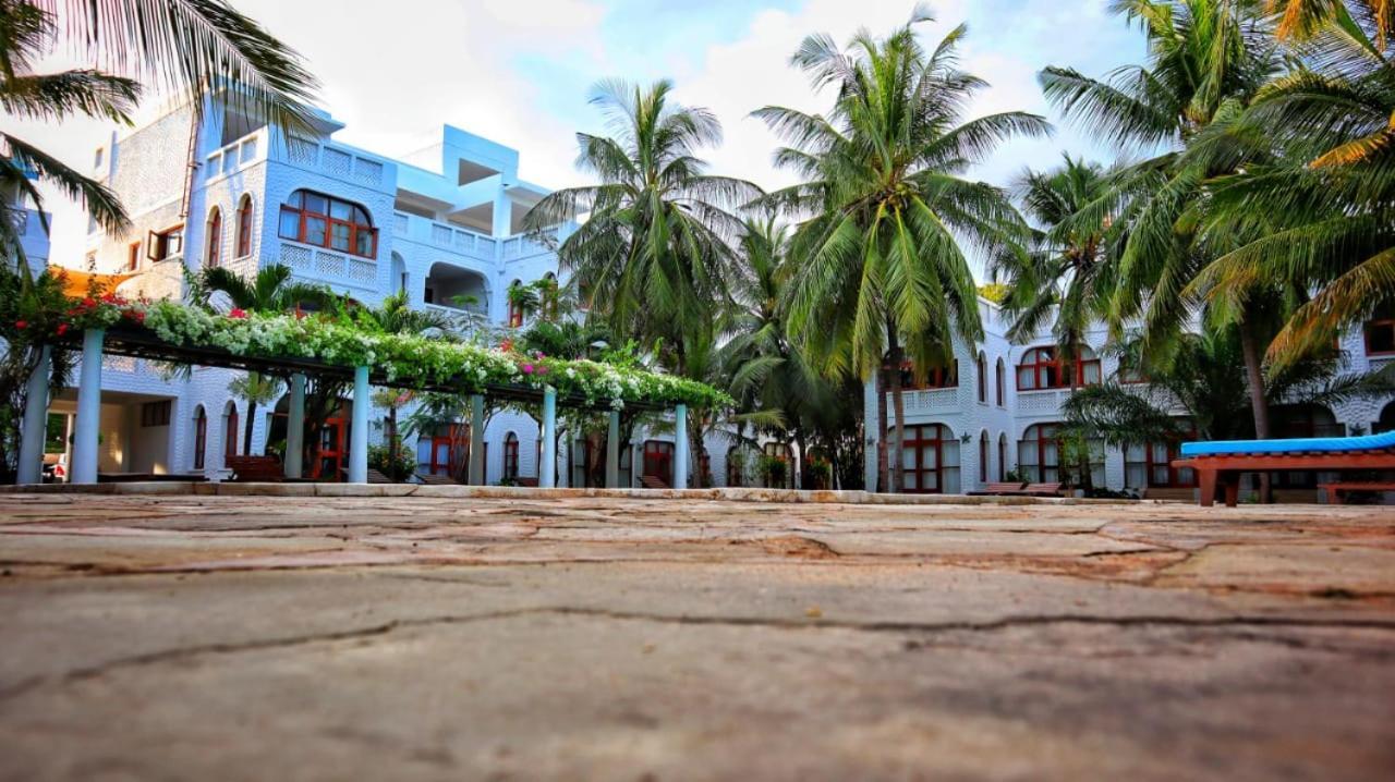Mbili Kuwili Studio Suites Diani Beach Esterno foto